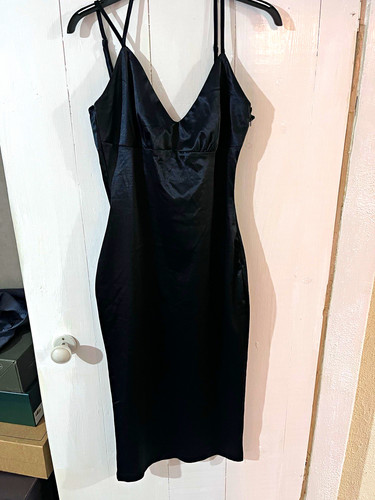Boohoo black satin neck - black, v-neck
