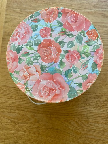 Vintage small round cardboard - round,