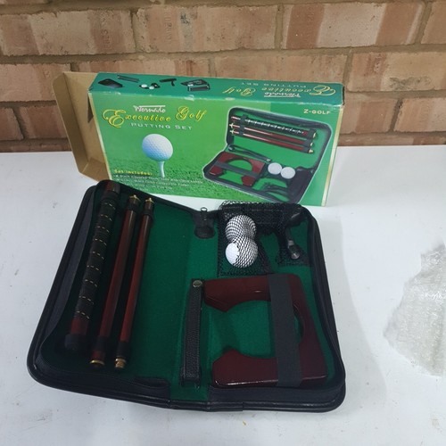 Indoor executive golf putting - executive,