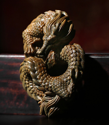 Cm hand carved green - 7.8*5.5*3,