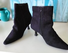 BEAUTIFUL BLACK SUADE ANKLE