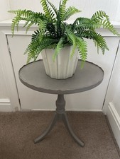 OVAL PEDESTAL SIDE TABLE, SHABBY CHIC TAUPE/GREYISH COLOUR, PIE CRUST EDGING