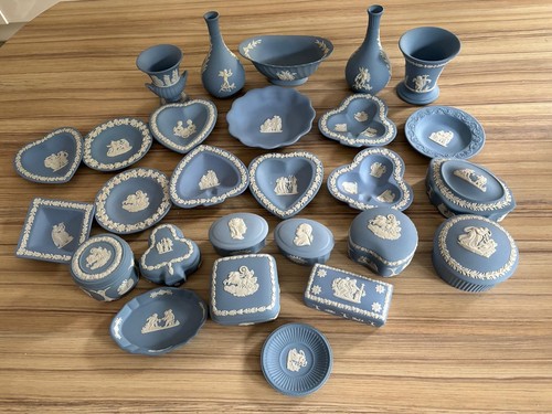 Large wedgwood blue jasperware - blue,
