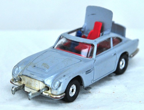 Corgi 007 aston martin - aston,