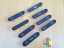 Fingerboard Skate Board Kids Table Deck Mini Plastic Skateboard *9 cm long* VGC