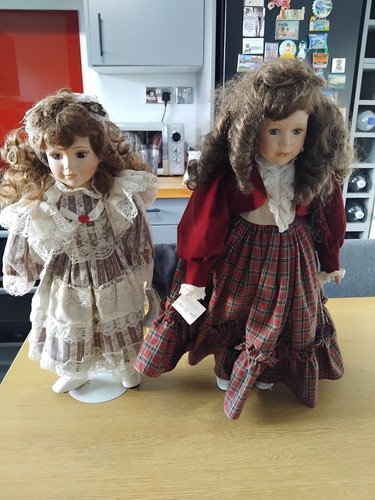 Pair collection 18 - pair, of