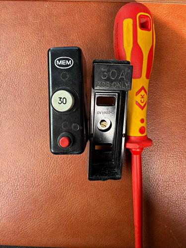 Mem 30a push - 30a, button