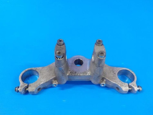 Top yoke triple clamp suzuki - triple,