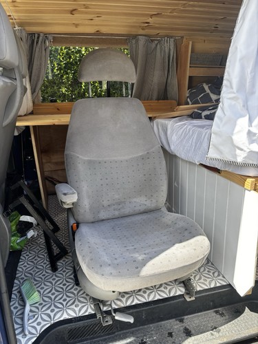 Passenger captain swivel - vw,
