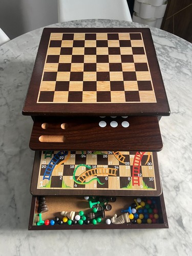 Deluxe wooden games house - deluxe,