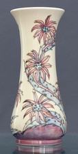 Moorcroft Daisy Vase Early Collectors Club by Designer Sally Tuffin 1st Quality