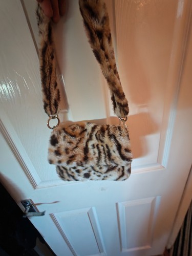Faux fur leopard - faux,