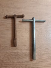 Pair Of Vintage Tee Keys In