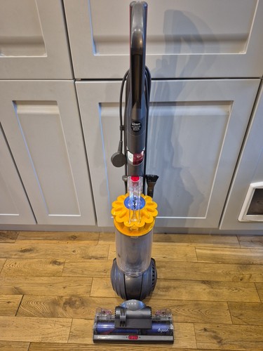 Dyson dc40 upright vacuum - dyson,