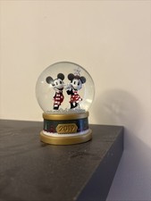 Small Minnie And Mickey Snow