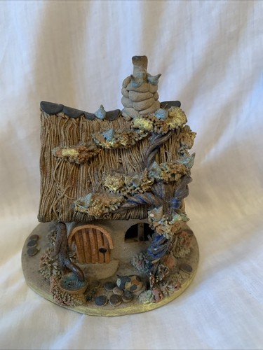 Cottage studio ceramics - studio,