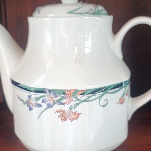 Vintage royal doulton - doulton, "juno"