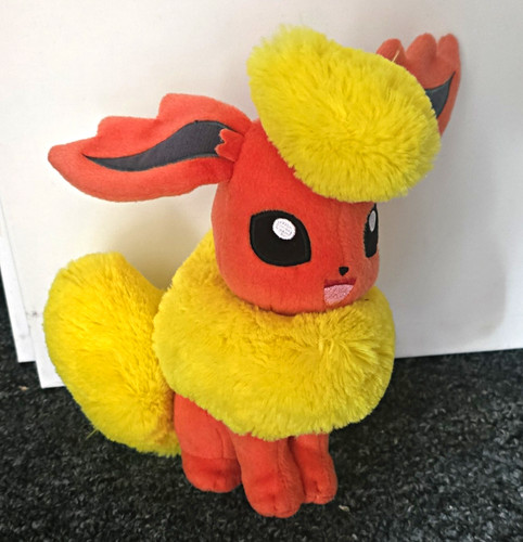 Tomy pokémon flareon plush - tomy,