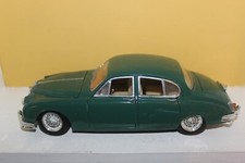 BOXED MAISTO JAGUAR MARK 11 SPECIAL EDITION 1/18  (MJ)