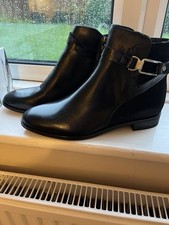 Moda In Pelle Suede And