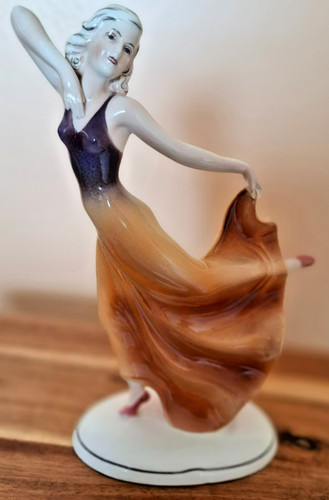 Art deco figurine dancing - art,