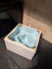 RAINBOW HIGH Doll Furniture - Hot Tub / spa pool