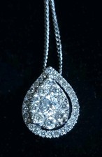 Stunning 9ct White Gold Pear