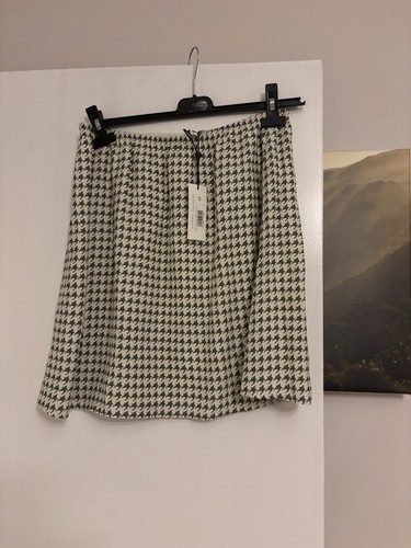 Knee length star houndstooth - length,