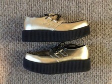 T.U.K. Gold Creeper Platform