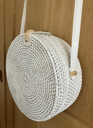 Circular white woven - circular,,