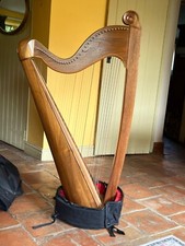 harp made in Wales by TelynauTeifi, made of American oak, excellent sound