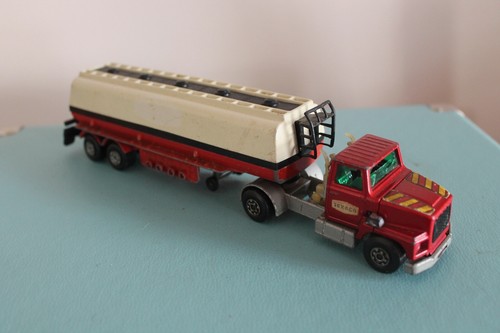 Matchbox texaco petrol - matchbox, 9”