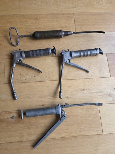Vintage grease guns - 4x,