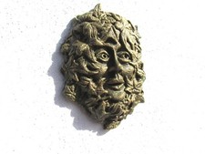 GREEN WOMAN GARDEN ORNAMENT