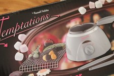 Temptention: Russel Hobbs electric Chocolate Treat Maker with melting pot