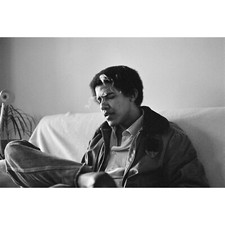 57895 Young Obama Smoking