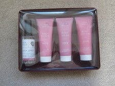 Jack Wills mini body care gift