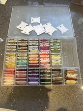 FLOSS ORGANISER BOX WITH 80 ANCHOR COLOURED THREADS ON BOBBINS WITH SPARES 