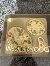 Wedgwood Wild Strawberry Mini