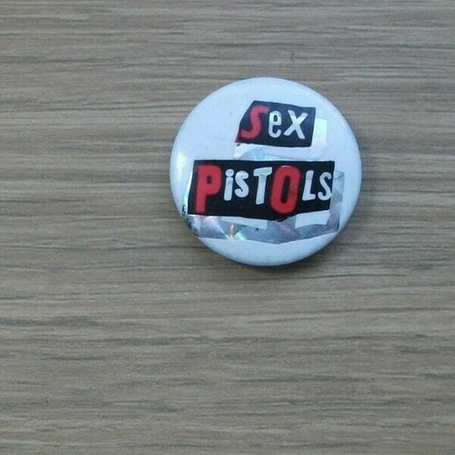 Vintage sex pistols badge - pistols,