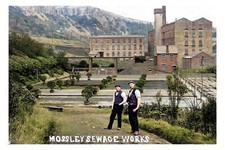 ptc2913 - Lancs - Workers pose