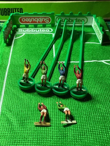 Subbuteo goalkeepers job - hw,