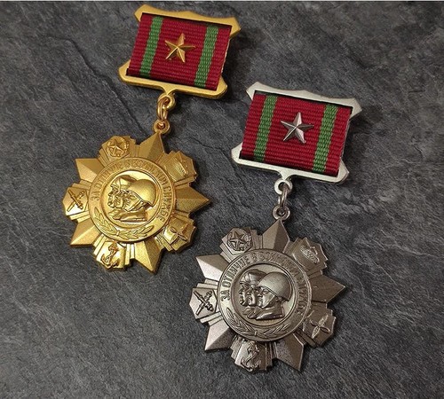 Pcs gold silver badges - gold, with