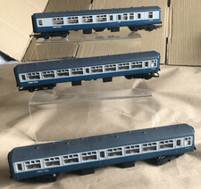 Rake of 3 Hornby OO Gauge MK2 British Rail Coaches Open 2nd & Brake