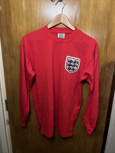 1966 bobby moore england - england, away