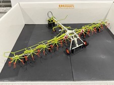 Universal Hobbies - Claas Volto 1320 T Tedder - UH2749 - 1:32 Scale - Mint/New
