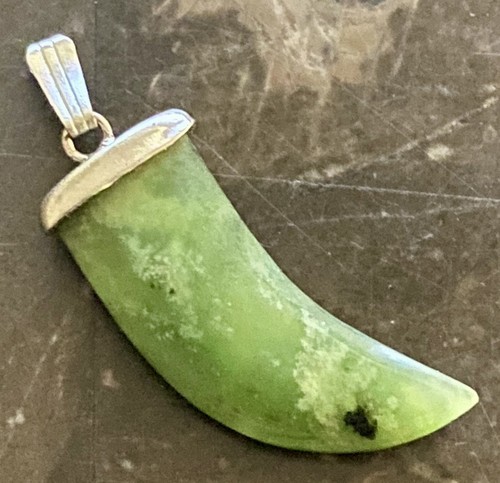 Vintage jade claw pendant - jade,