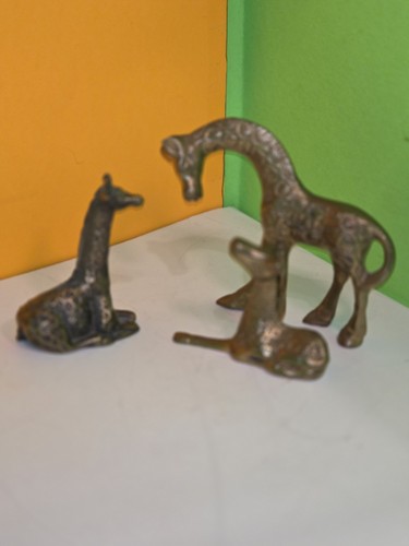 Bronze giraffe figurine - figurine, of
