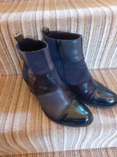 Lovely lightly worn rieker - lightly,