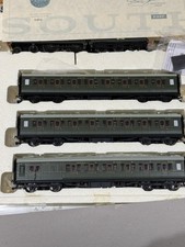 Hornby R2813 Southern Surbaban
